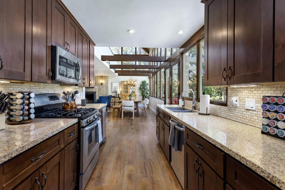 Snowflower Cabin Modern Luxe, 2 Level, 1500 Sqft, Ac, View, Dogs, Walk To Village Lake Arrowhead Exterior foto