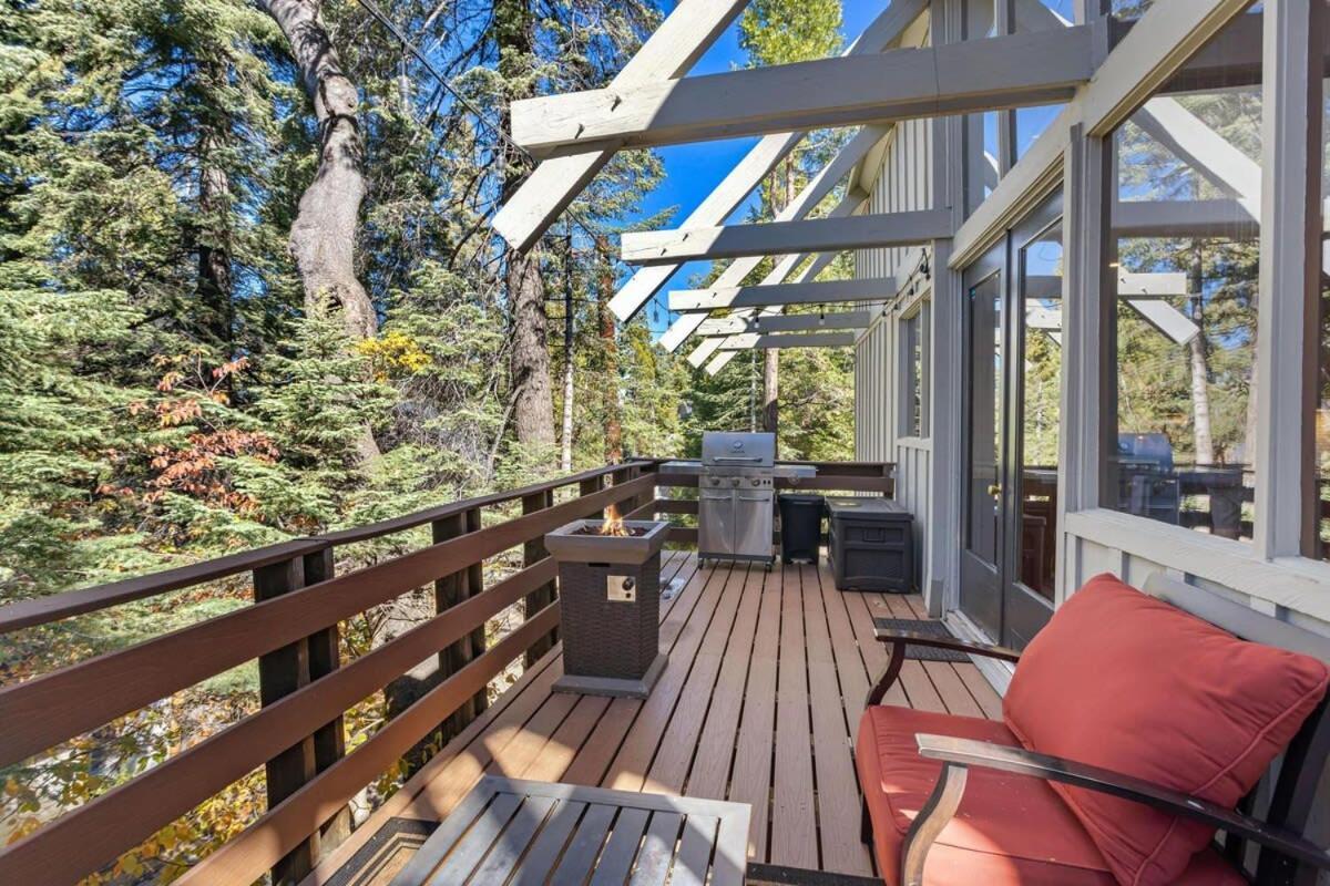 Snowflower Cabin Modern Luxe, 2 Level, 1500 Sqft, Ac, View, Dogs, Walk To Village Lake Arrowhead Exterior foto